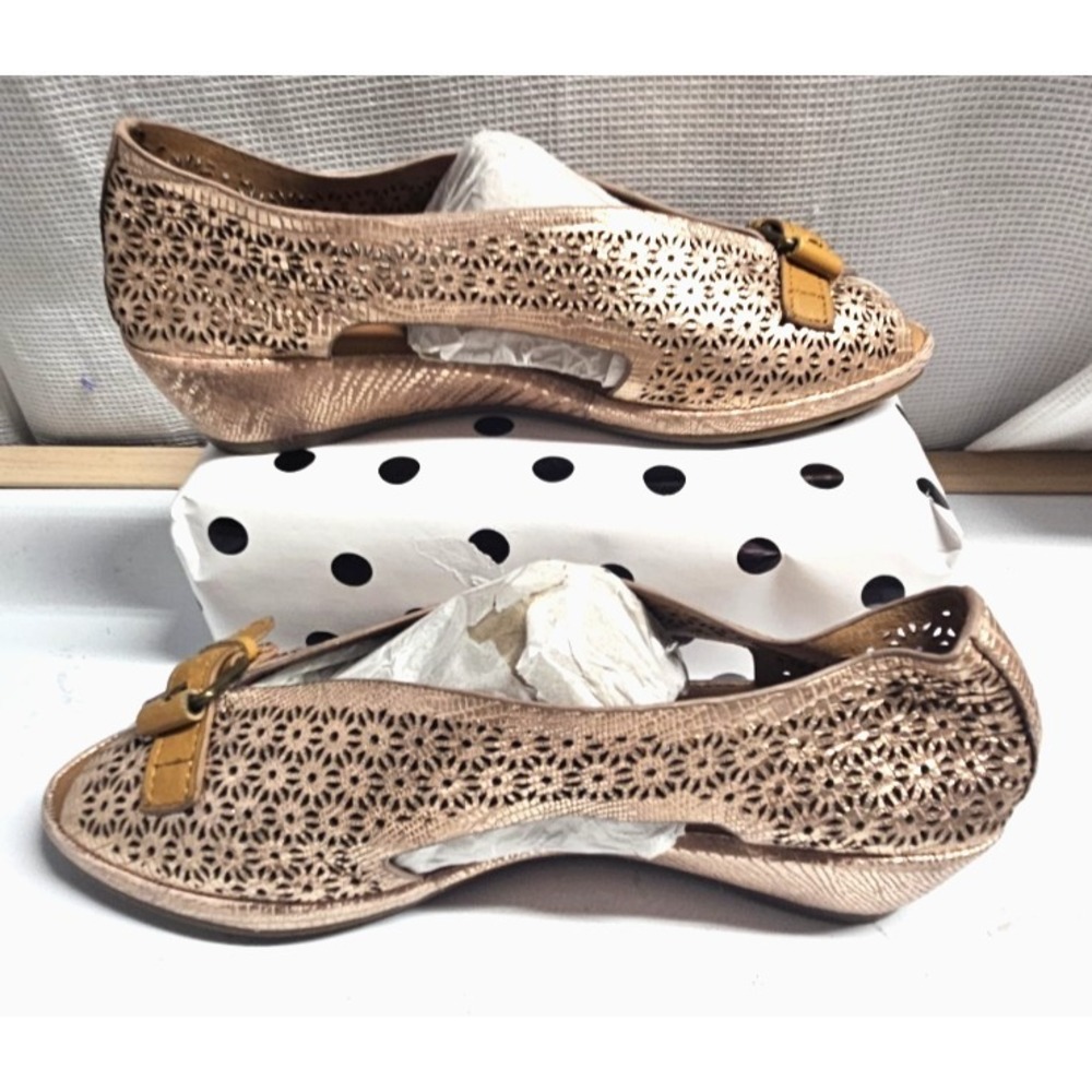 GENTLE SOULS LANNER rose gold laser cut leather peep toe woman Sz 7 NWOB